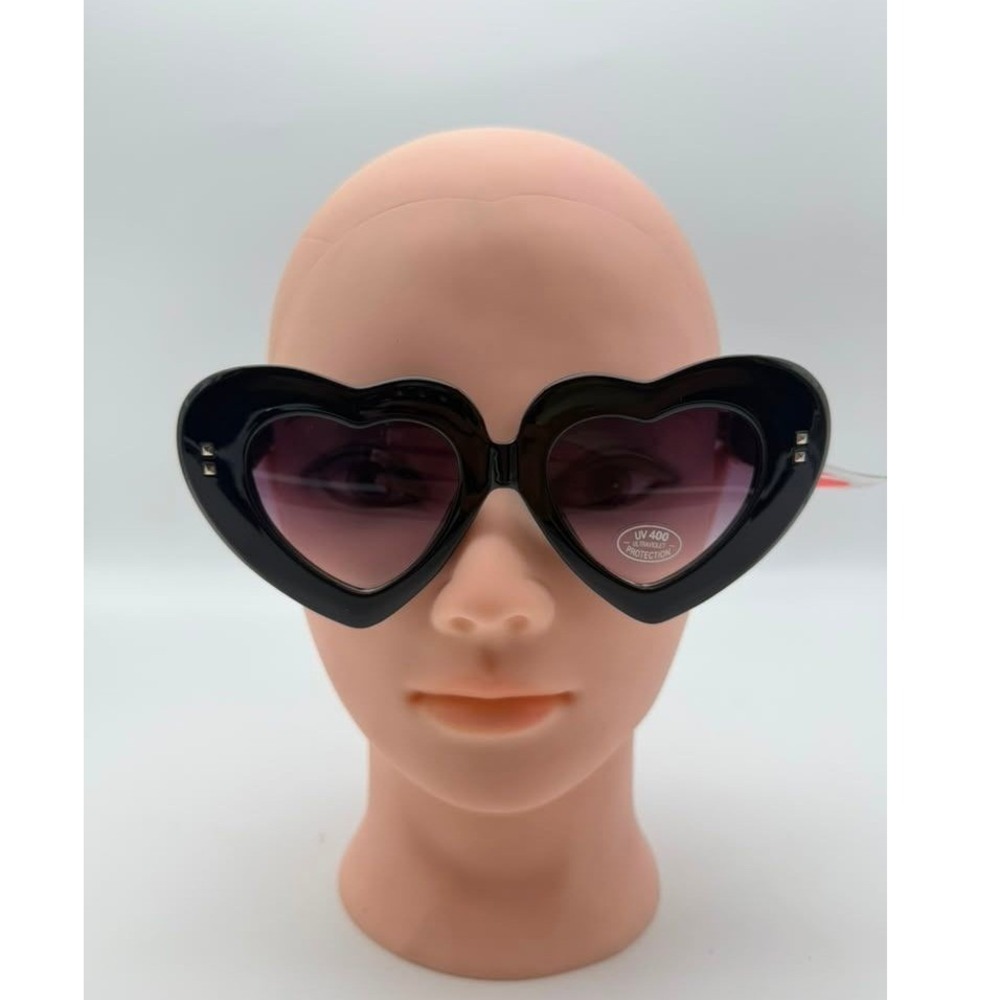 Glance Eyewear Women's Heart-Shaped Sunglasses – Black & Gold